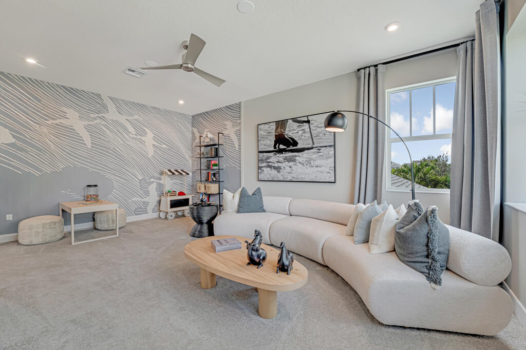 955 SW Prairie Avenue