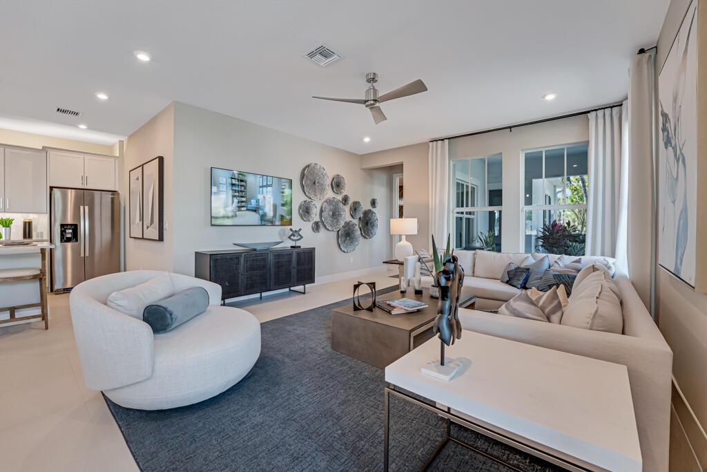 955 SW Prairie Avenue