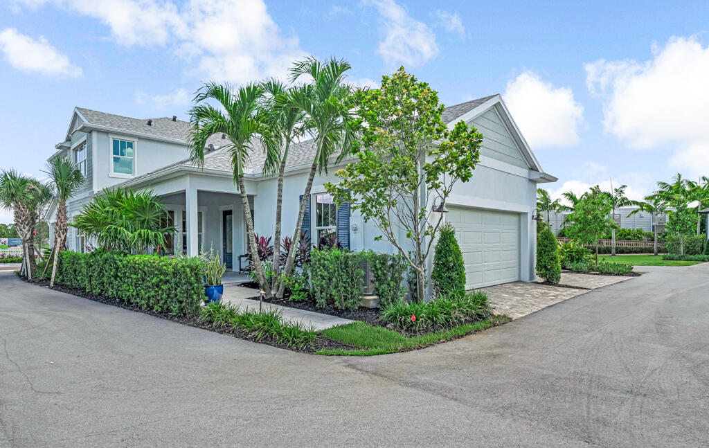 955 SW Prairie Avenue