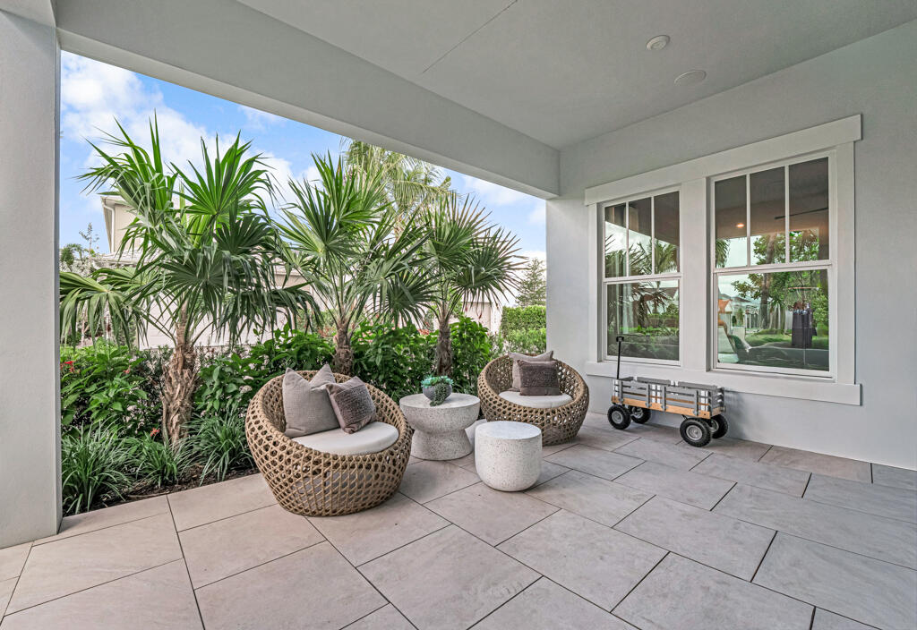 955 SW Prairie Avenue