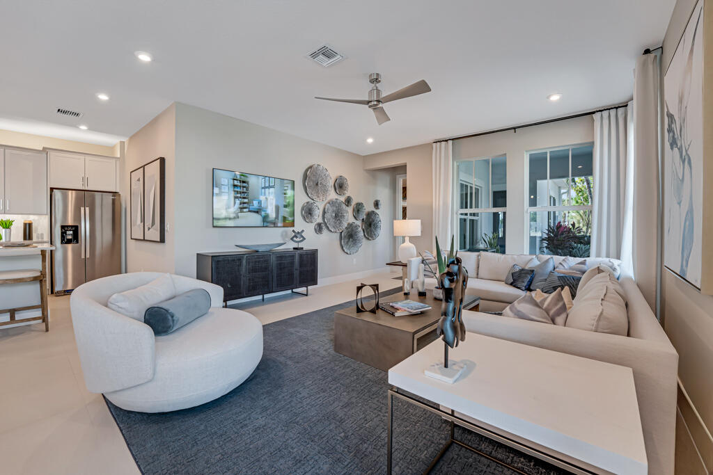 955 SW Prairie Avenue