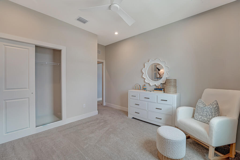 955 SW Prairie Avenue