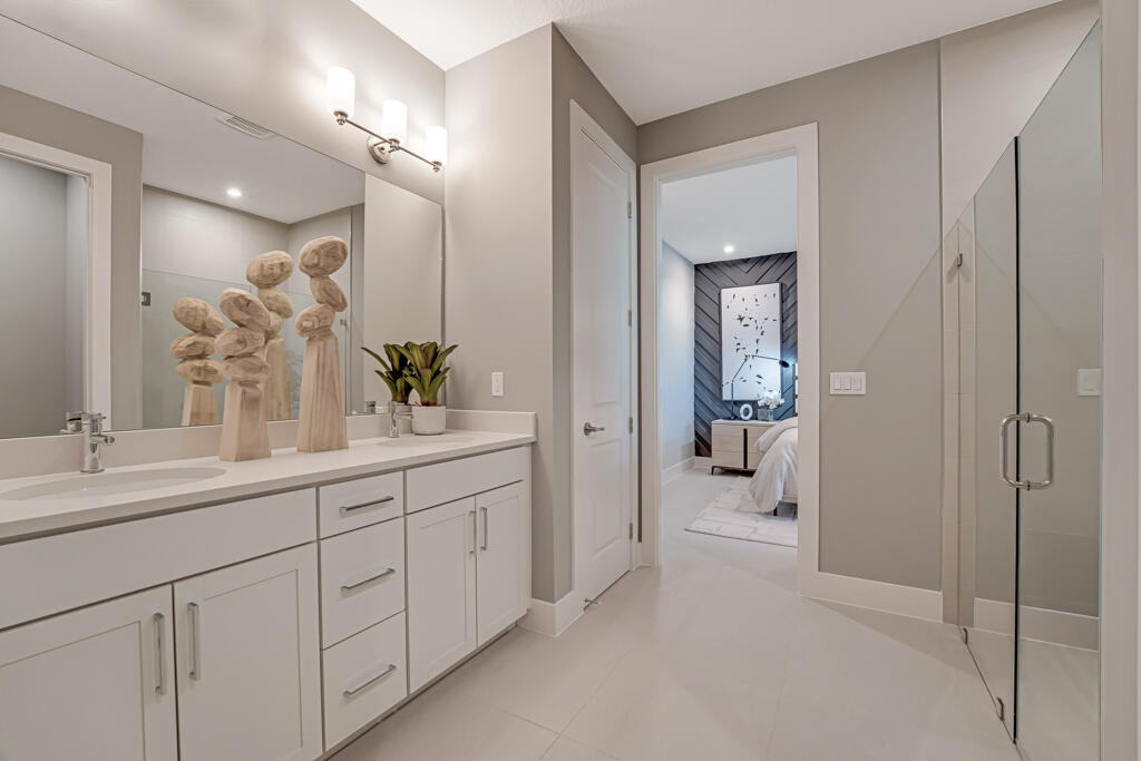 955 SW Prairie Avenue