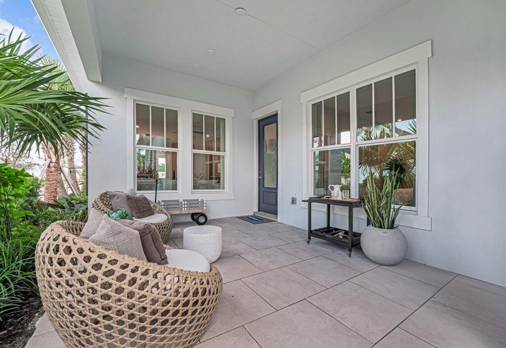 955 SW Prairie Avenue