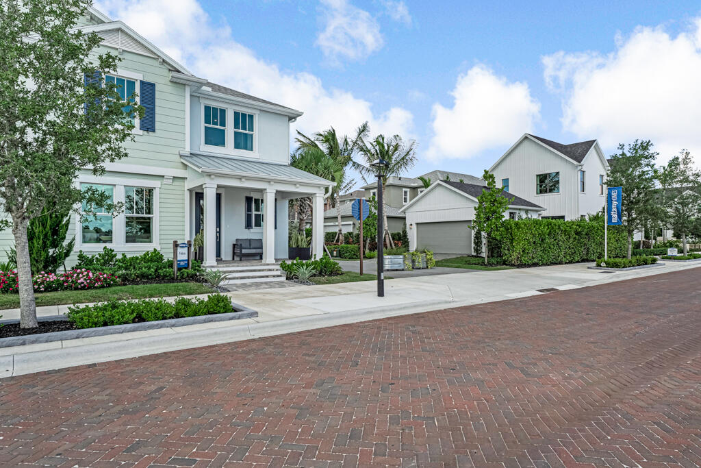 955 SW Prairie Avenue