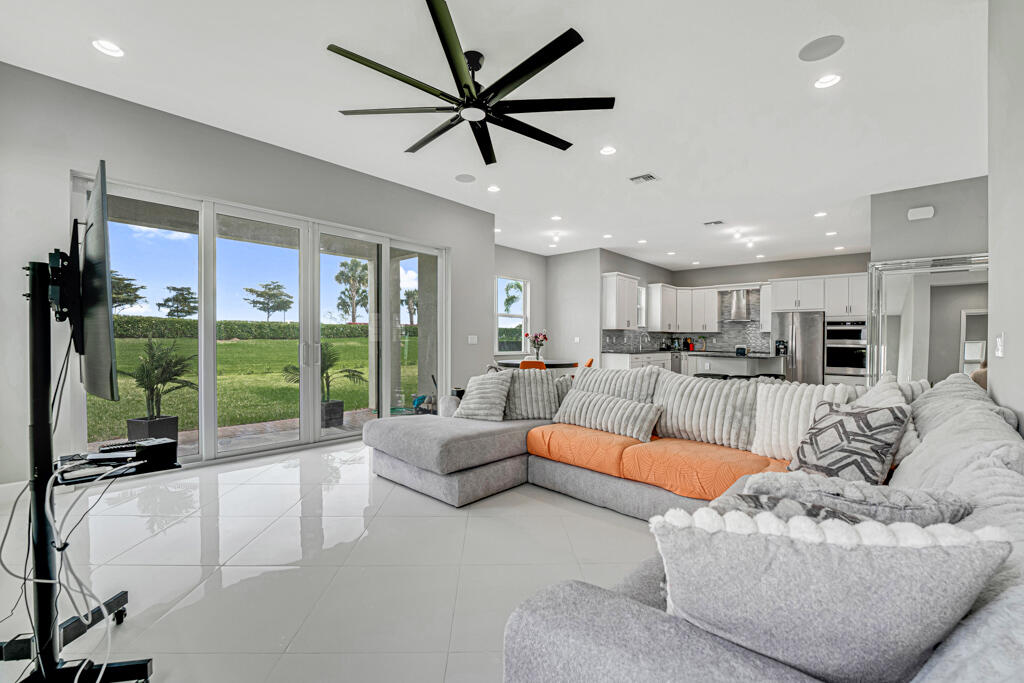 5482 Macoon Way
