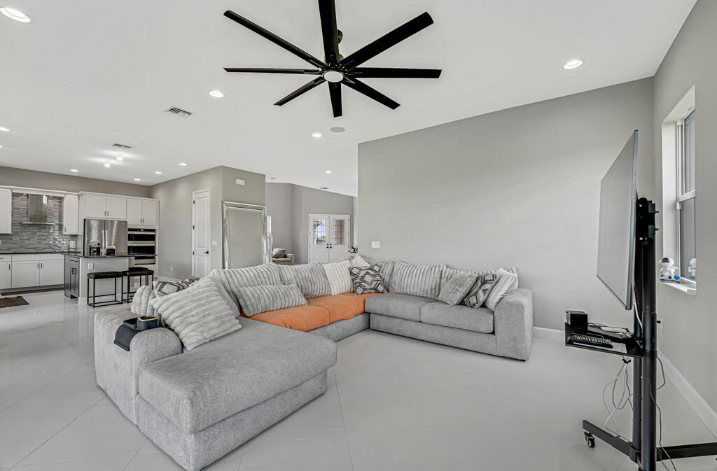 5482 Macoon Way