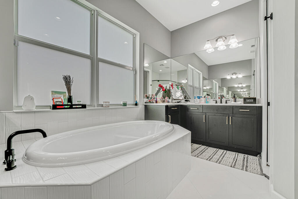 5482 Macoon Way