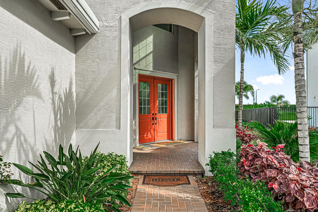 5482 Macoon Way