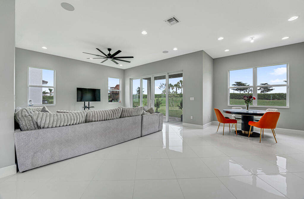 5482 Macoon Way