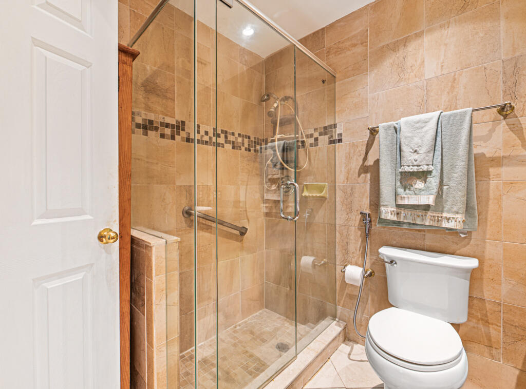 1242 Wyndcliff Drive