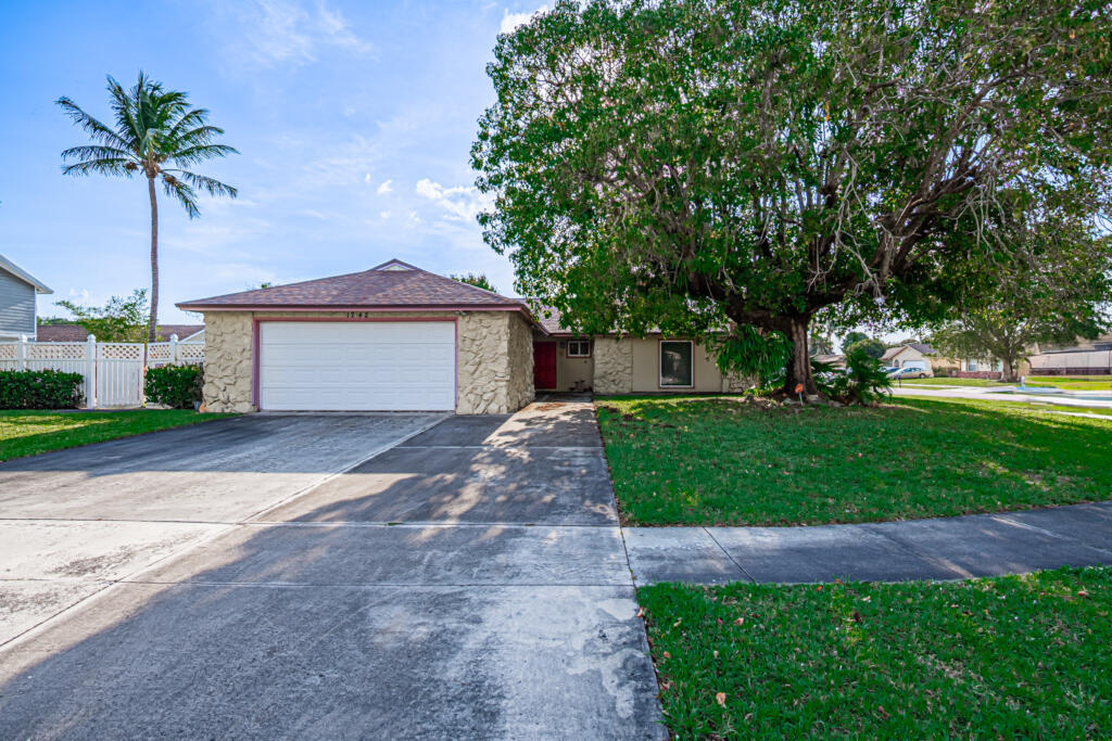 1242 Wyndcliff Drive