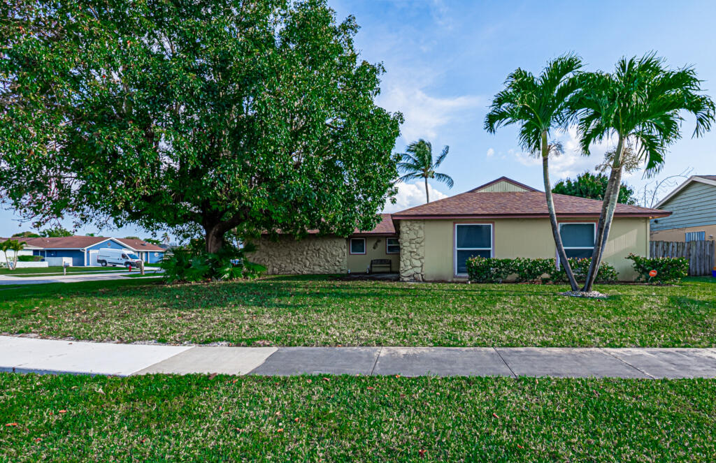 1242 Wyndcliff Drive