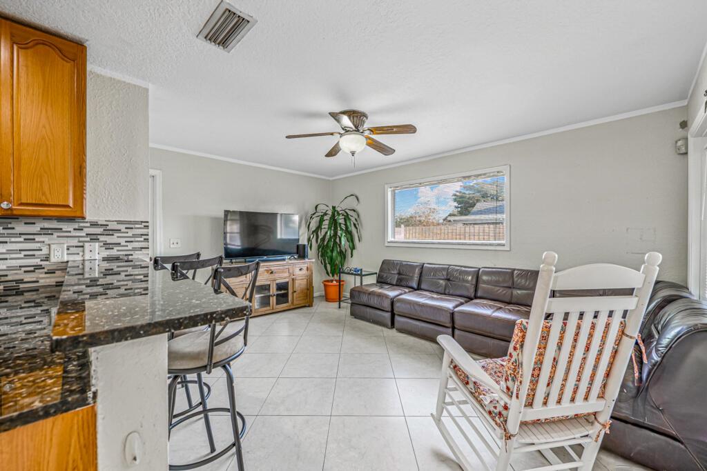 1242 Wyndcliff Drive