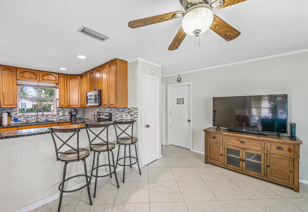 1242 Wyndcliff Drive