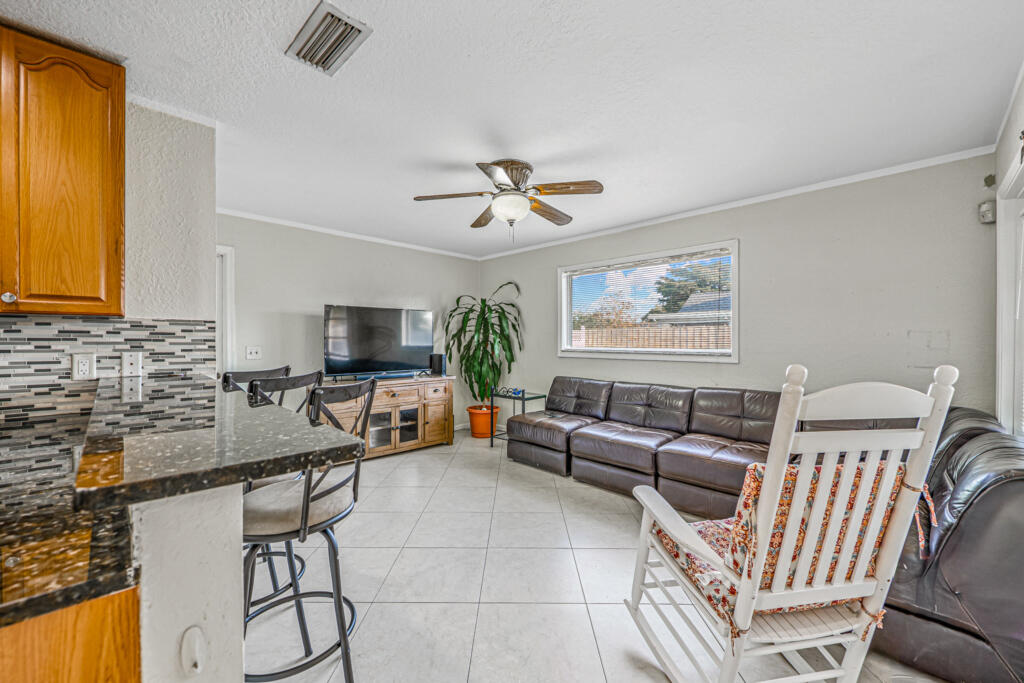 1242 Wyndcliff Drive