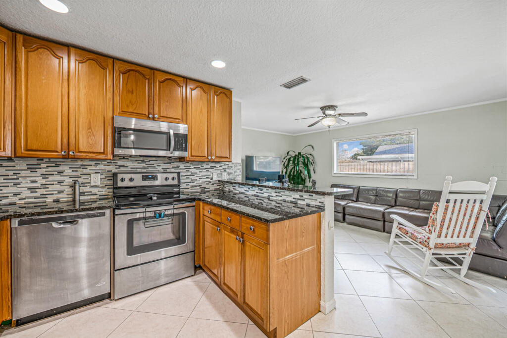 1242 Wyndcliff Drive