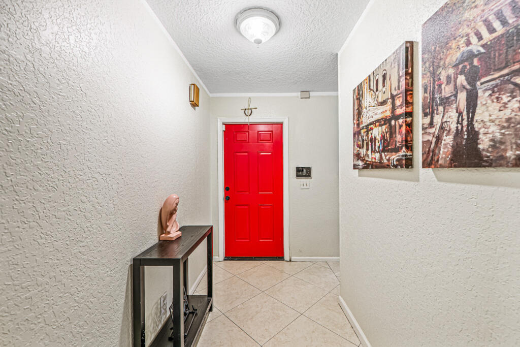 1242 Wyndcliff Drive