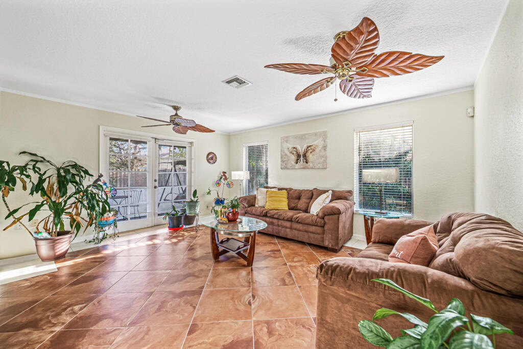 1242 Wyndcliff Drive