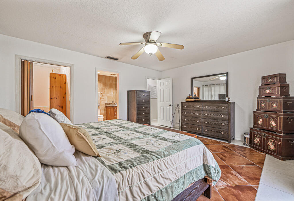 1242 Wyndcliff Drive