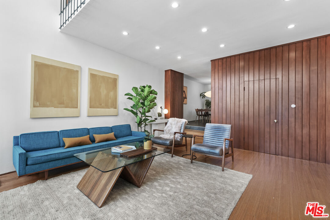 3625 Fredonia Dr Unit: 8