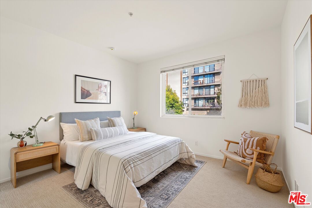 620 S Gramercy Pl Unit: 208