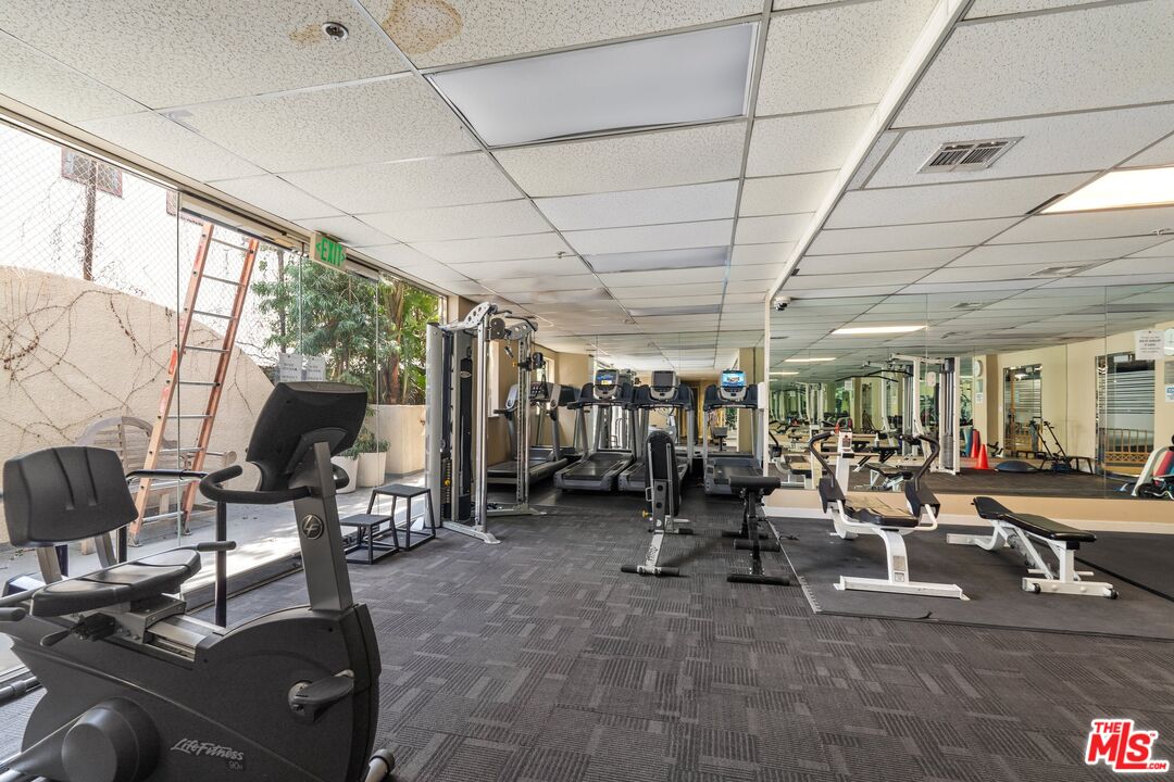 620 S Gramercy Pl Unit: 208