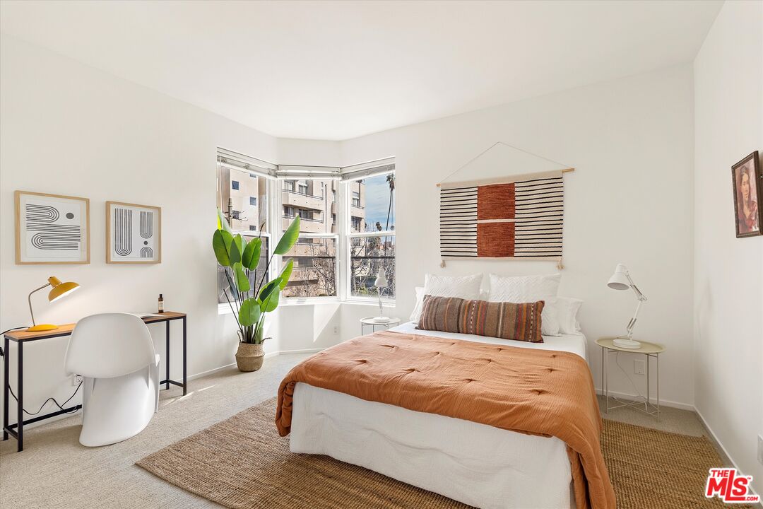 620 S Gramercy Pl Unit: 208