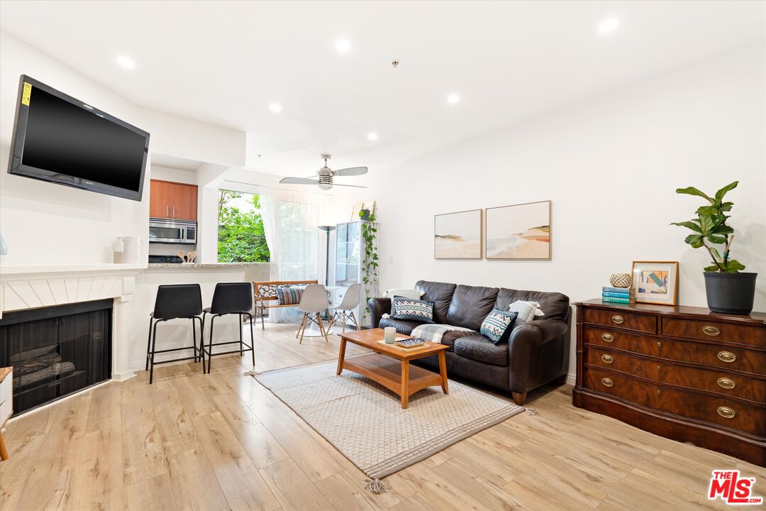 620 S Gramercy Pl Unit: 131