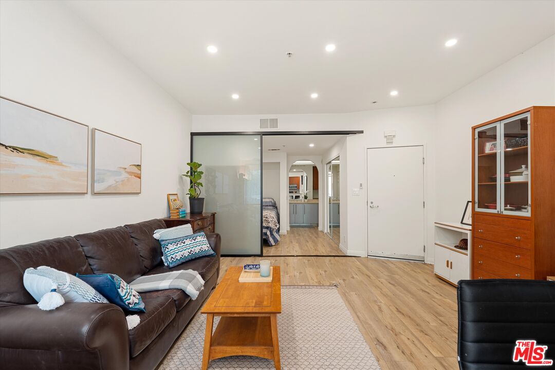 620 S Gramercy Pl Unit: 131