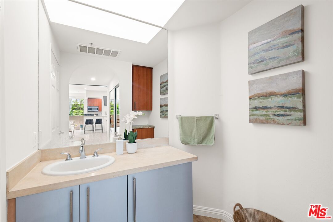 620 S Gramercy Pl Unit: 131