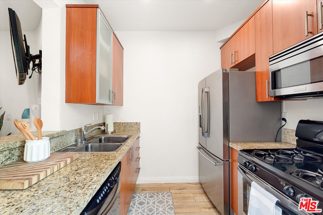 620 S Gramercy Pl Unit: 131