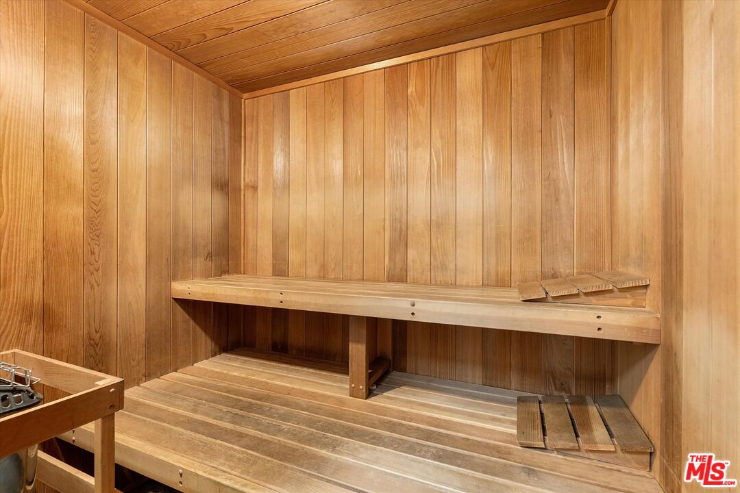 620 S Gramercy Pl Unit: 131