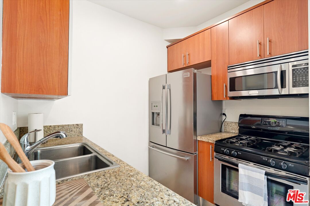 620 S Gramercy Pl Unit: 131