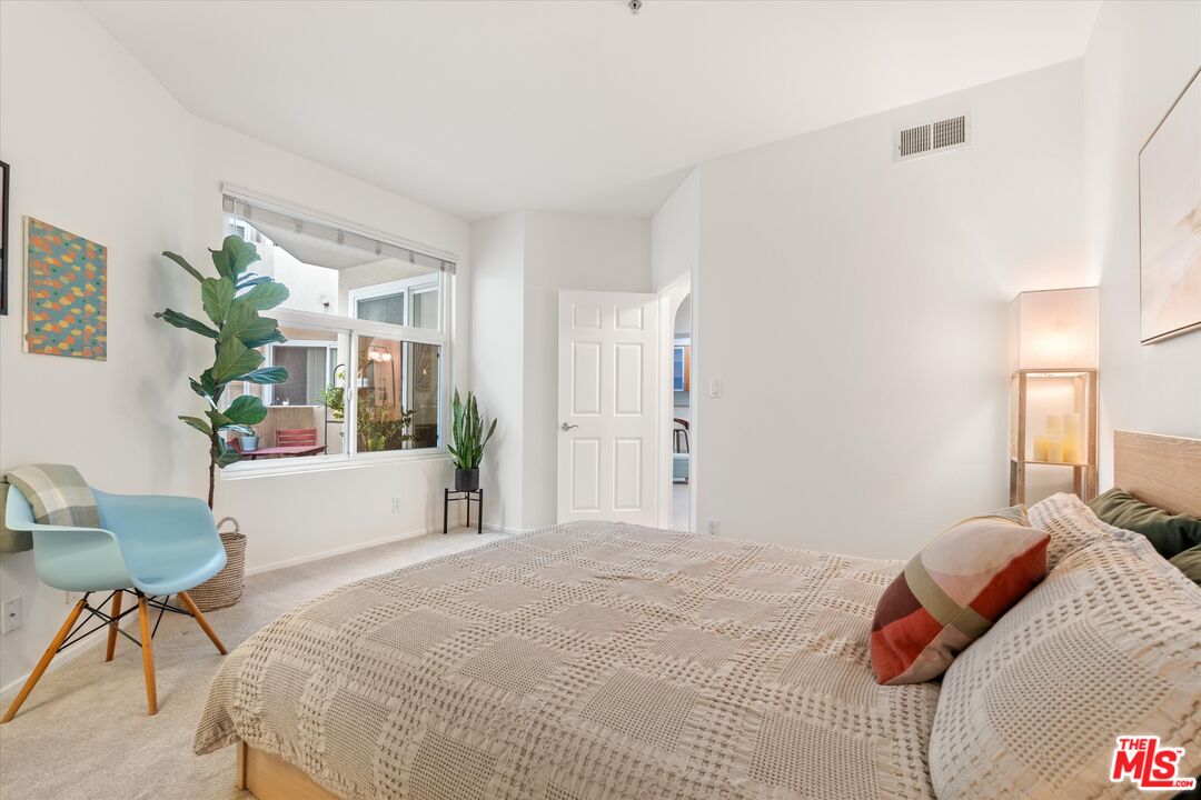 620 S Gramercy Pl Unit: 239