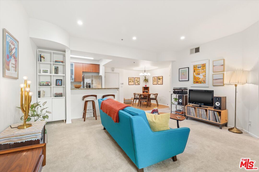 620 S Gramercy Pl Unit: 239