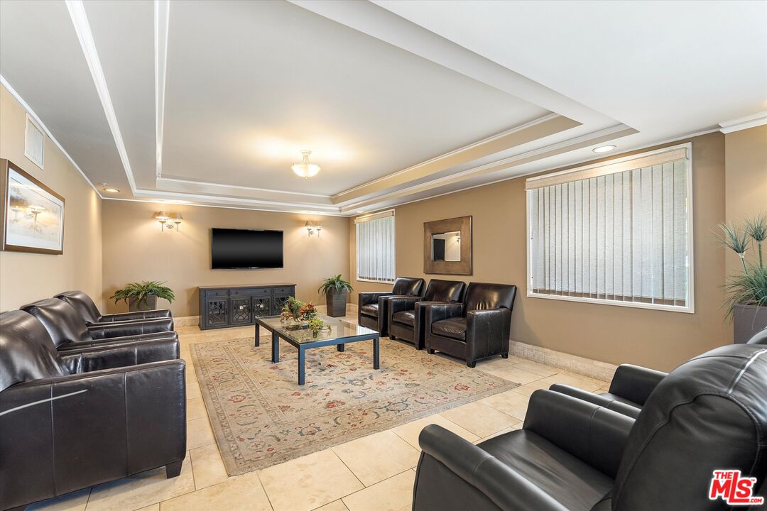 620 S Gramercy Pl Unit: 239