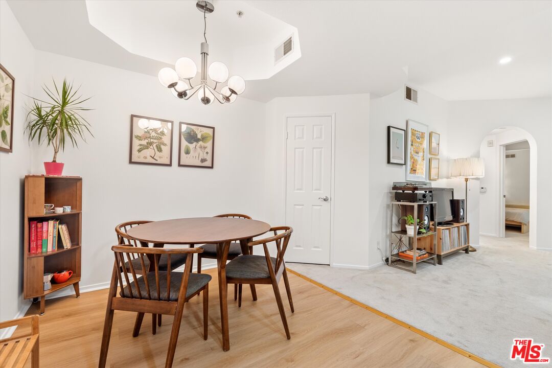 620 S Gramercy Pl Unit: 239