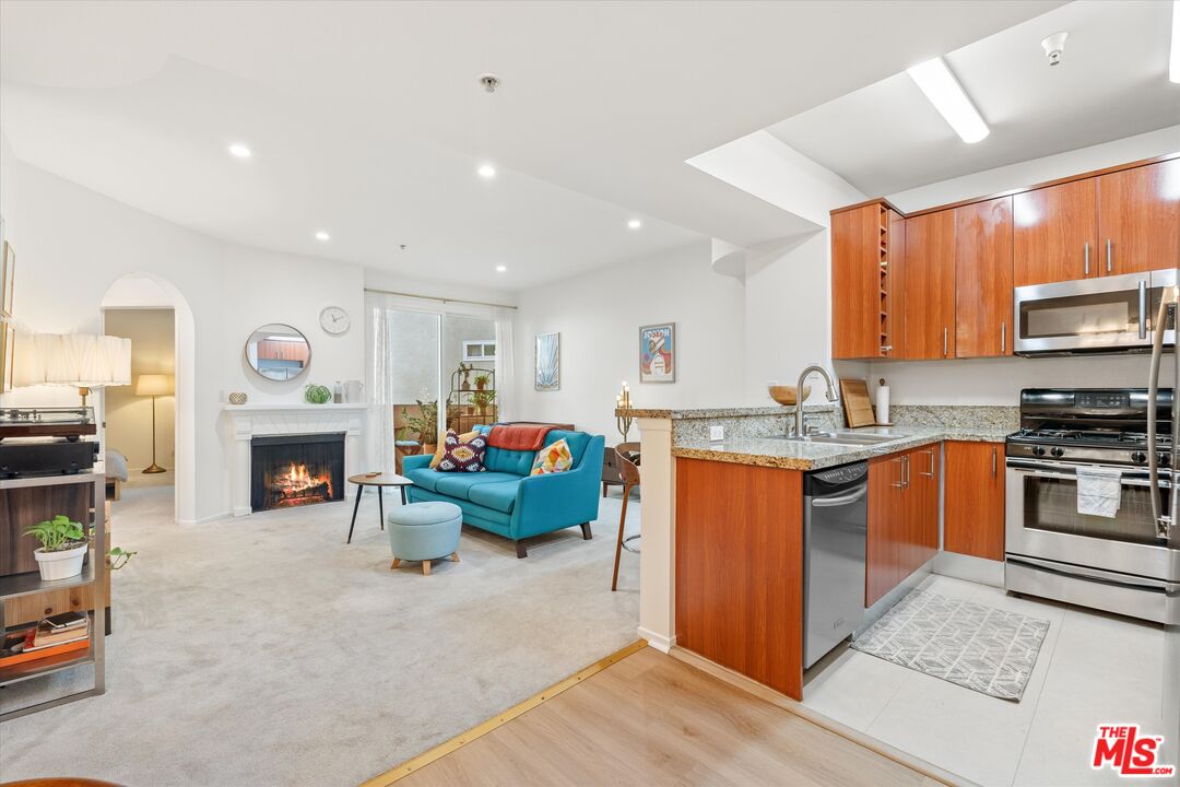 620 S Gramercy Pl Unit: 239