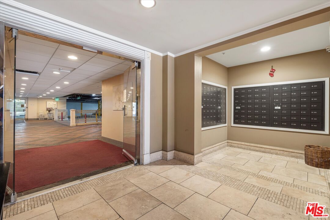 620 S Gramercy Pl Unit: 239