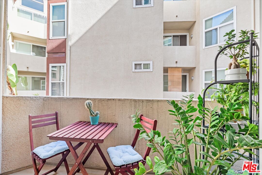 620 S Gramercy Pl Unit: 239