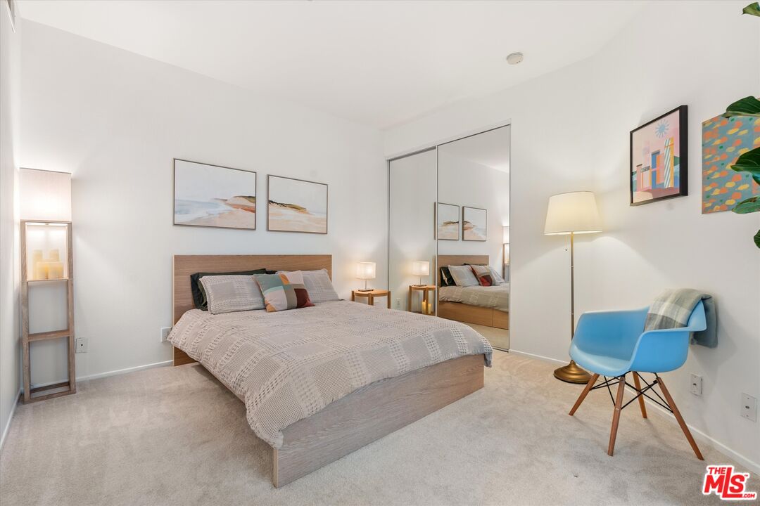 620 S Gramercy Pl Unit: 239