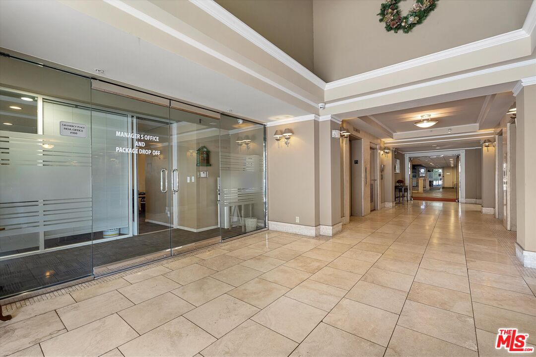 620 S Gramercy Pl Unit: 239