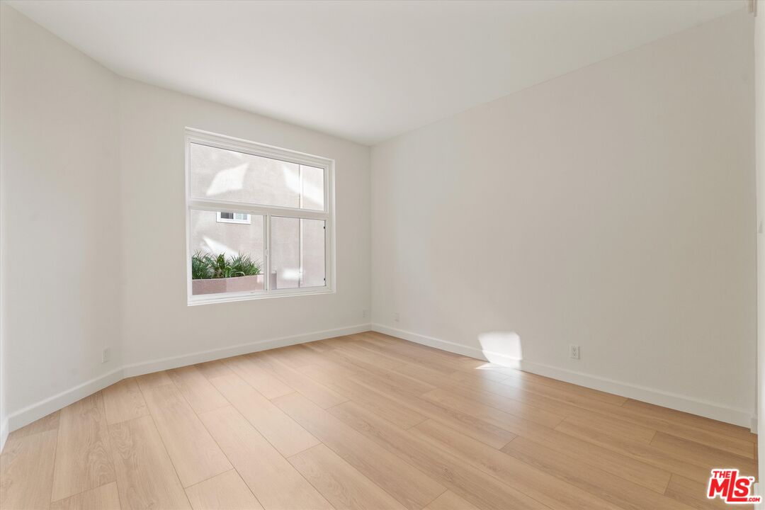 620 S Gramercy Pl Unit: 122