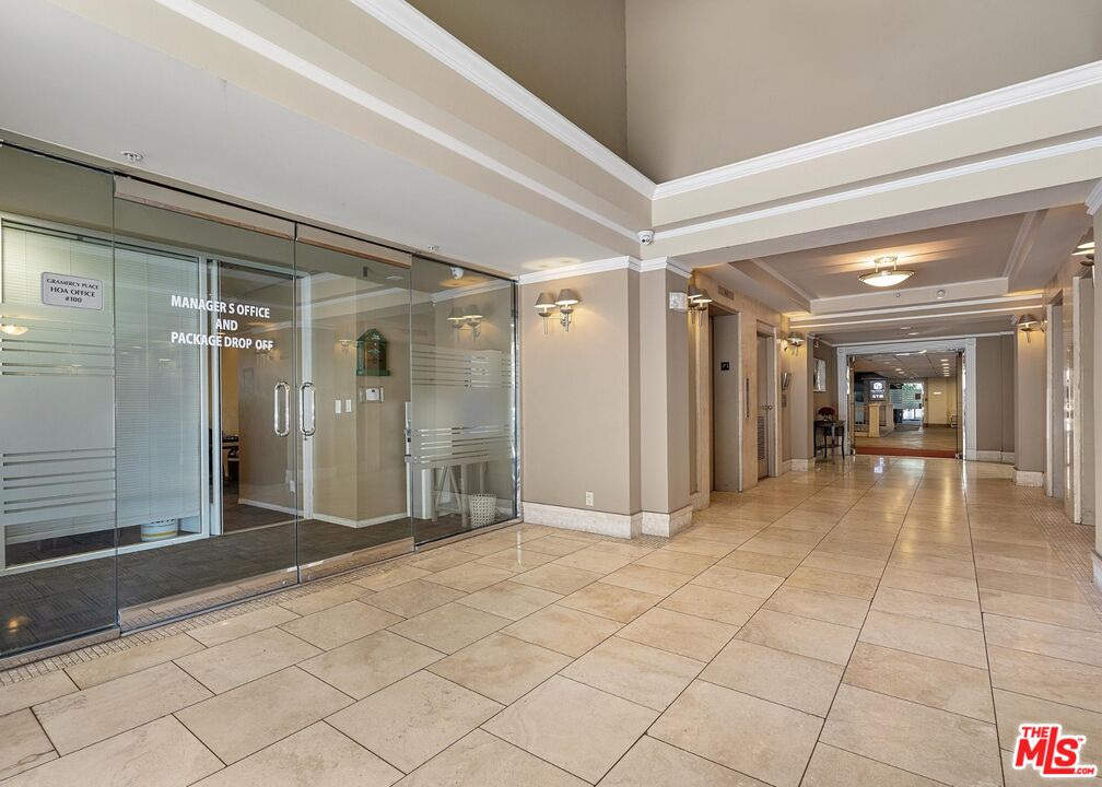 620 S Gramercy Pl Unit: 122