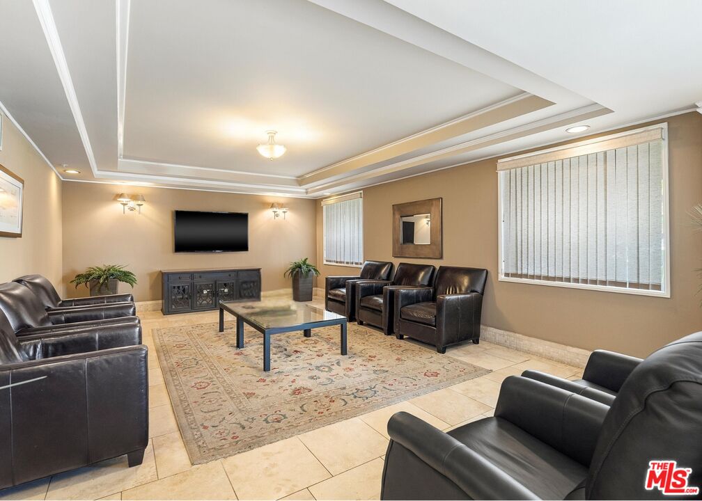 620 S Gramercy Pl Unit: 122