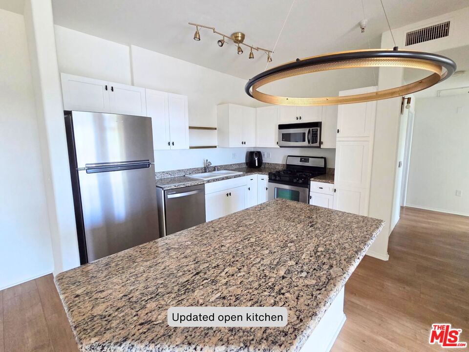 100 S Alameda St Unit: 455