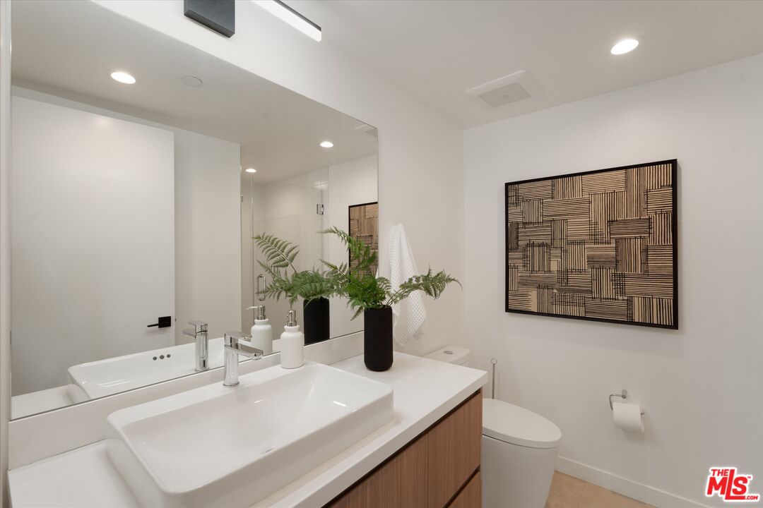 3961 Tilden Ave Unit: 3