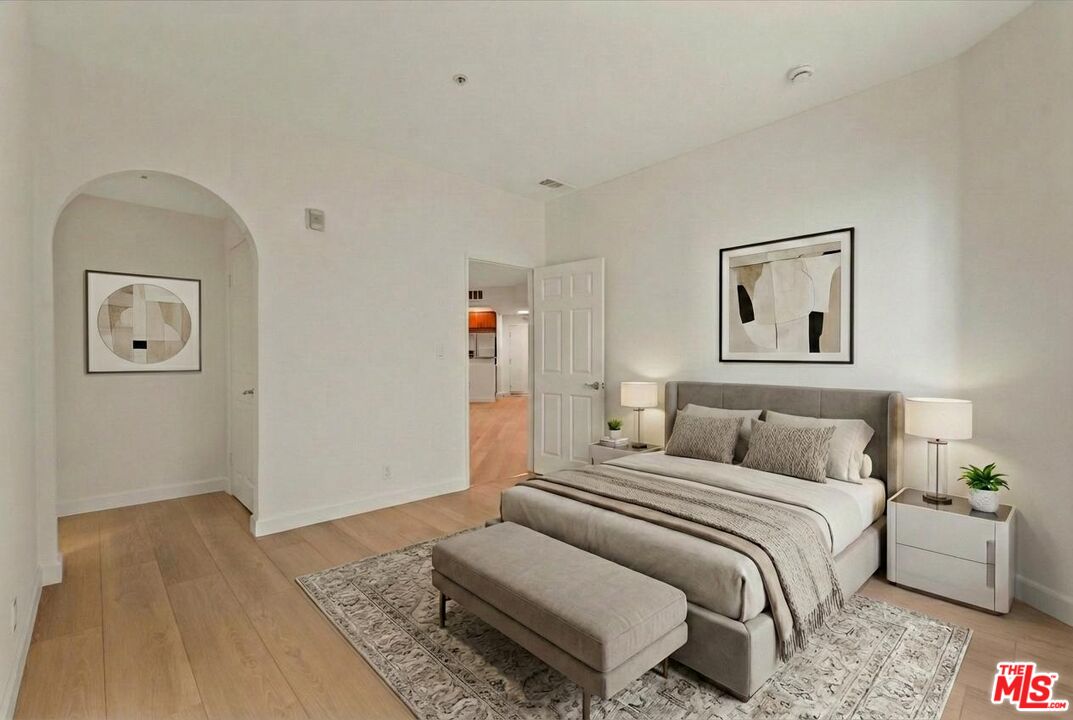 620 S Gramercy Pl Unit: 122