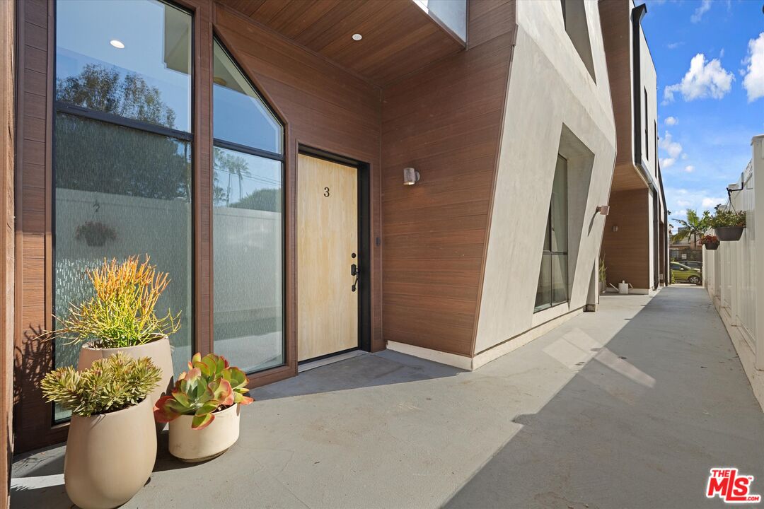 3961 Tilden Ave Unit: 3